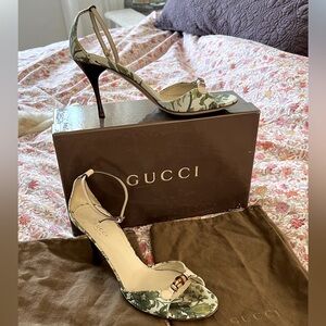 Gucci Flora Bamboo Horsebit 38.5 / 8.5 Sandal Heels w/ dustbag & box